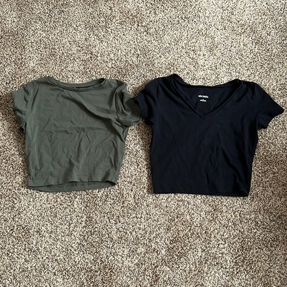 2 wild fable crop tops size small